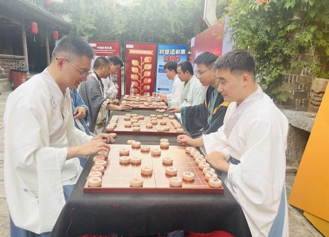 穿越九游娱乐挑战汉代美女 “赛事三进”传承象棋文化