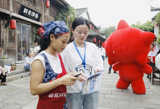 穿越九游娱乐挑战汉代美女 “赛事三进”传承象棋文化(图4)